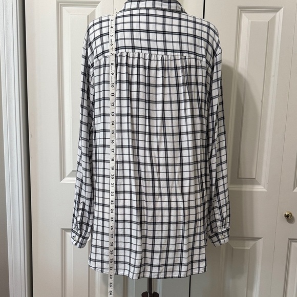 LOFT Black and White Plaid High-Low Tunic - Picture 8 of 10